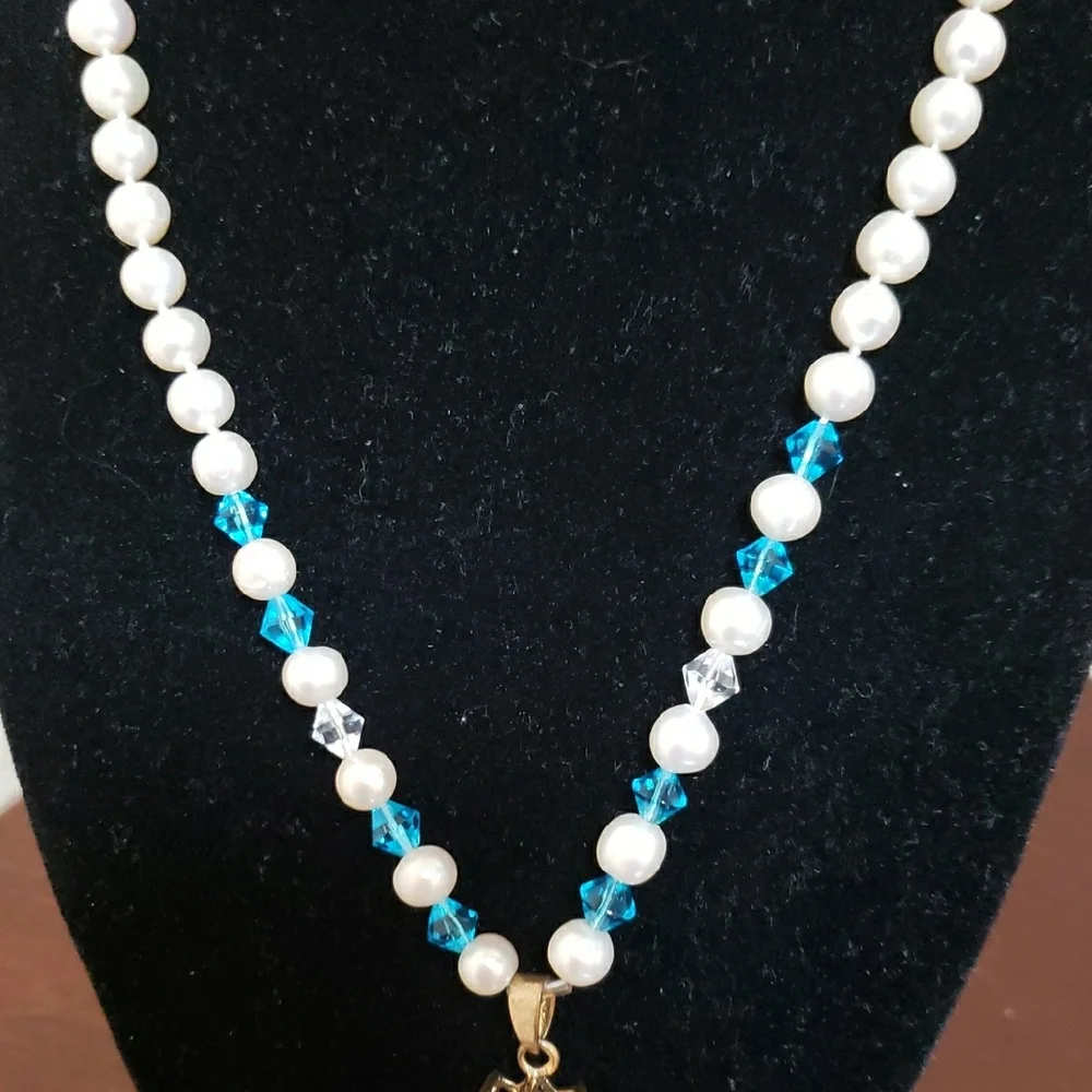 Elegant Blue and White Necklace